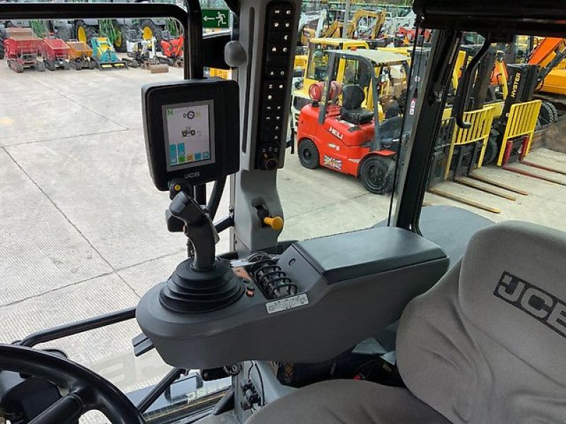 Traktor del tipo JCB Fastrac 4220, Gebrauchtmaschine In Kaunas (Immagine 15)