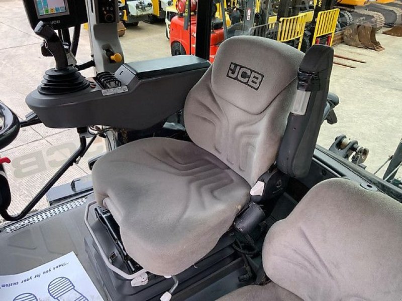 Traktor del tipo JCB Fastrac 4220, Gebrauchtmaschine In Kaunas (Immagine 14)