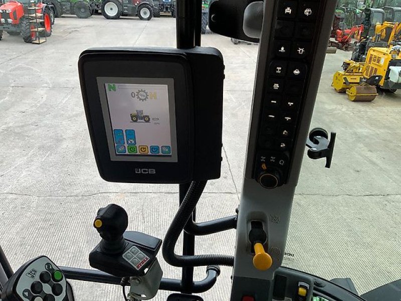 Traktor del tipo JCB Fastrac 4220, Gebrauchtmaschine In Kaunas (Immagine 16)