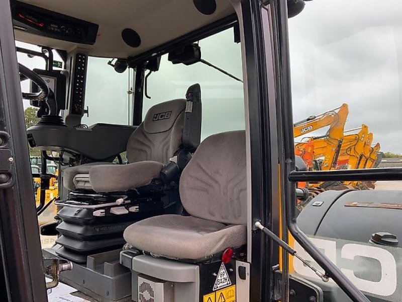 Traktor del tipo JCB Fastrac 4220, Gebrauchtmaschine In Kaunas (Immagine 13)