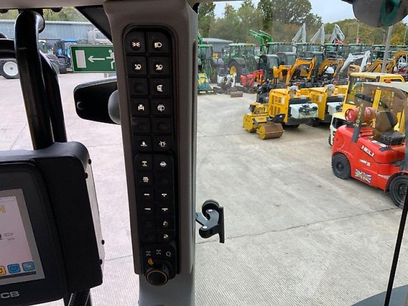 Traktor del tipo JCB Fastrac 4220, Gebrauchtmaschine In Kaunas (Immagine 20)