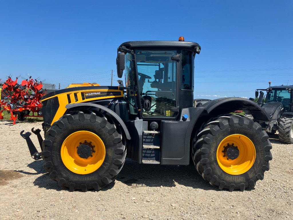 Traktor des Typs JCB FASTRAC 4220, Gebrauchtmaschine in VIRECOURT (Bild 4)