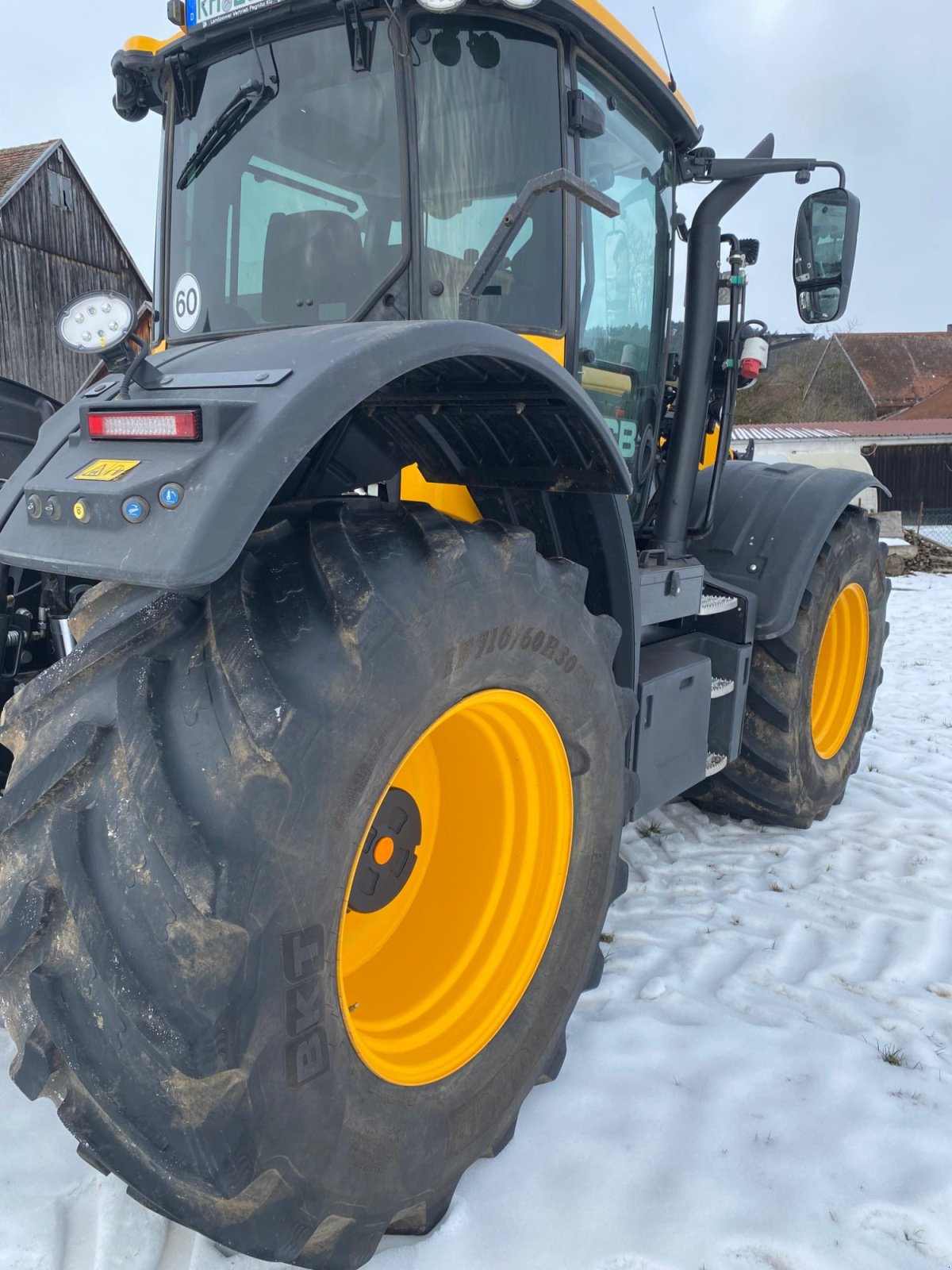 Traktor of the type JCB Fastrac 4220, Gebrauchtmaschine in Eitensheim (Picture 1)