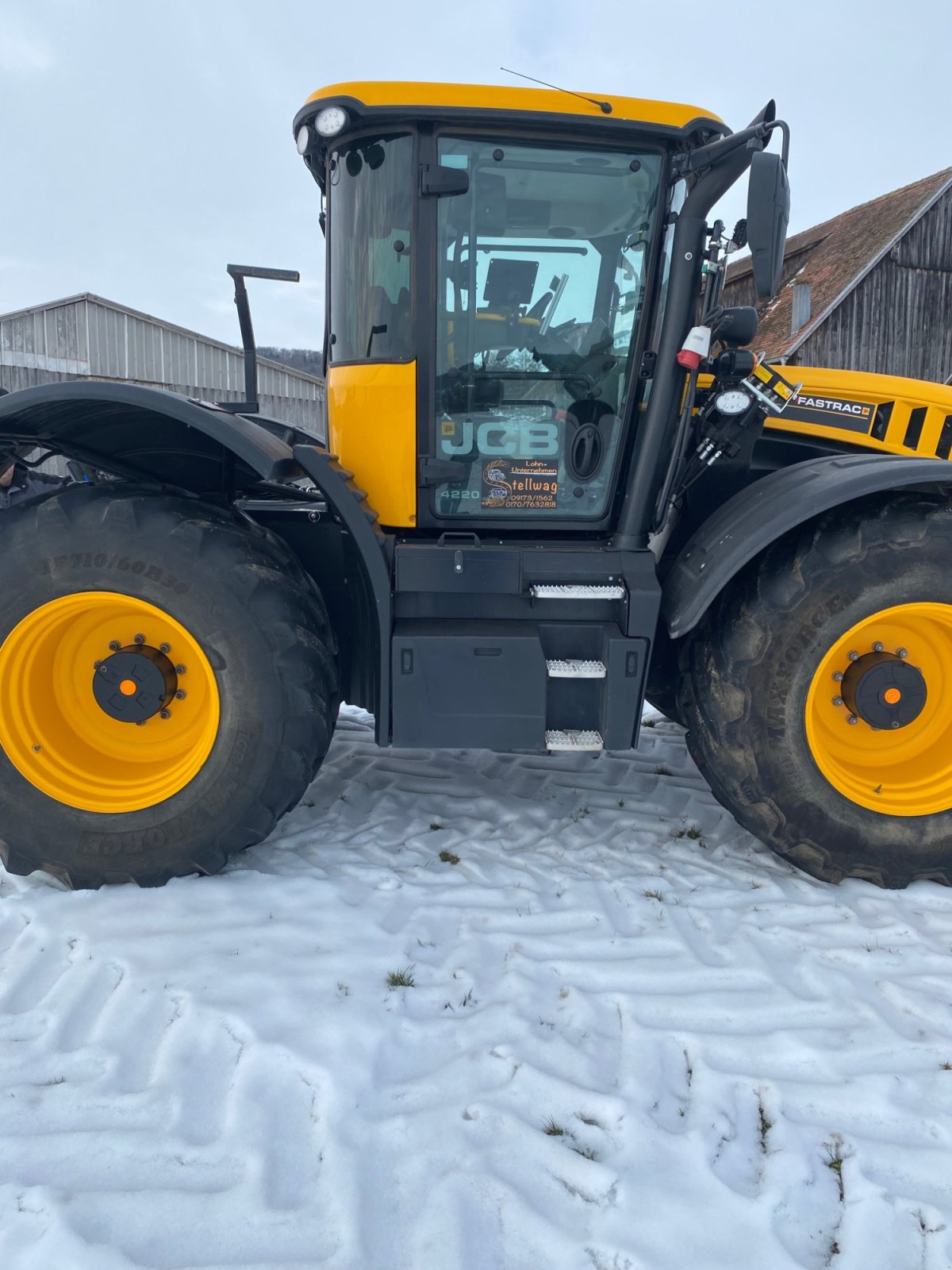 Traktor of the type JCB Fastrac 4220, Gebrauchtmaschine in Eitensheim (Picture 2)
