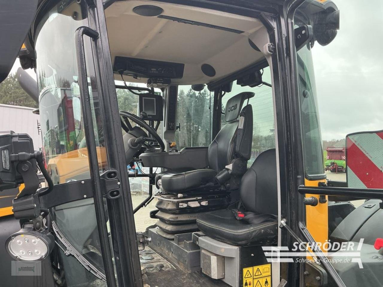 Traktor du type JCB FASTRAC 4220, Gebrauchtmaschine en Hemmoor (Photo 14)