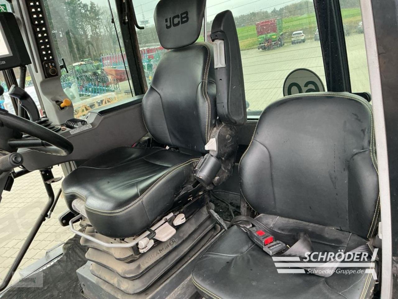 Traktor du type JCB FASTRAC 4220, Gebrauchtmaschine en Hemmoor (Photo 16)