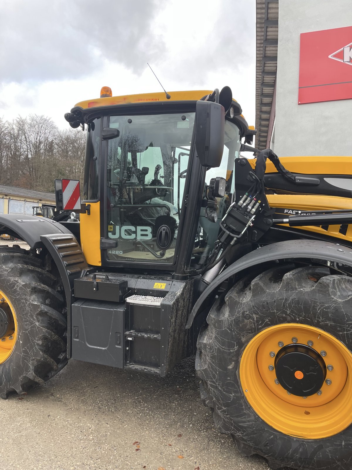 Traktor des Typs JCB Fastrac 4220, Gebrauchtmaschine in Ebensfeld (Bild 3)