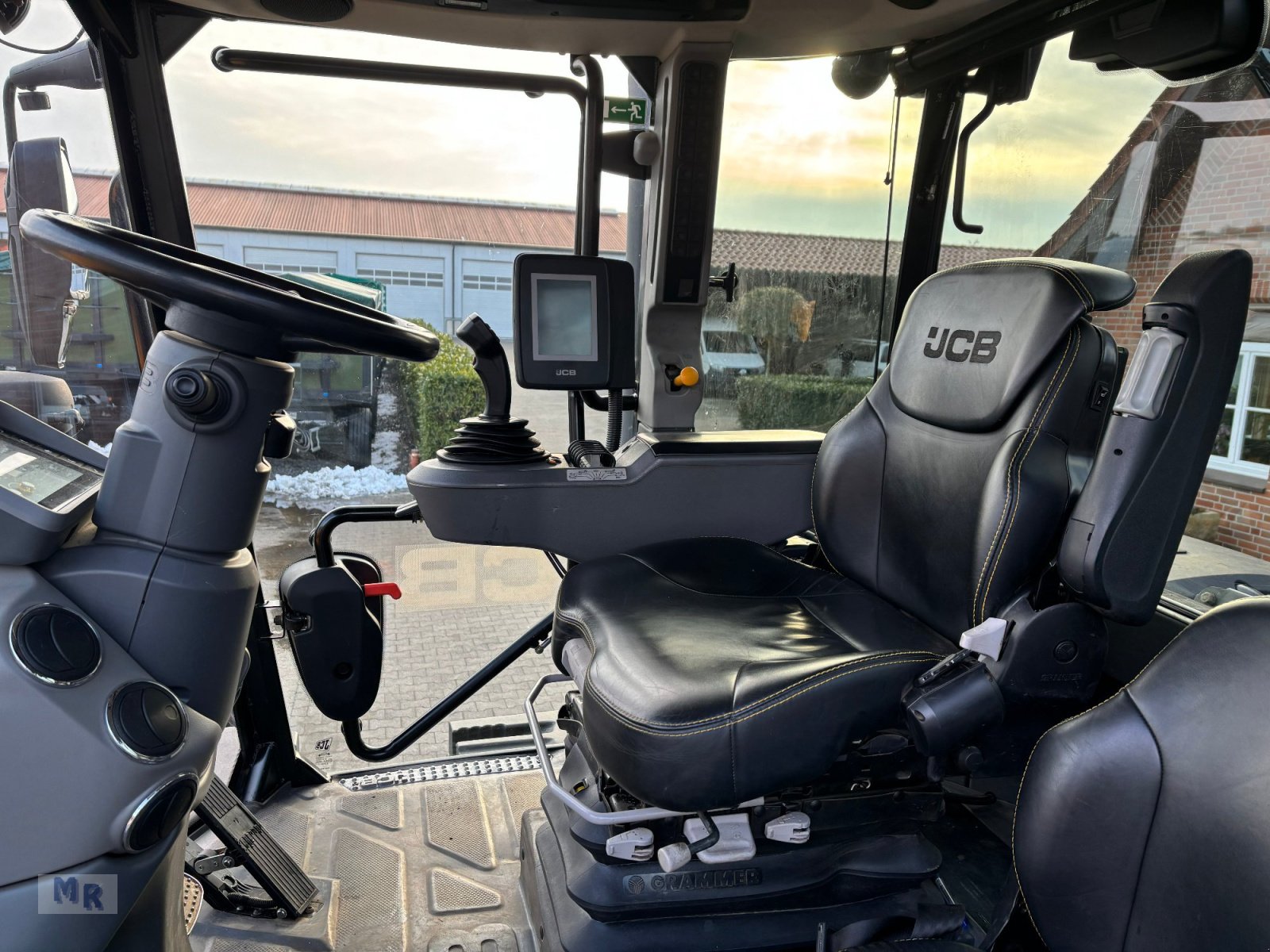 Traktor des Typs JCB Fastrac 8330 70km/h, Gebrauchtmaschine in Greven (Bild 15)