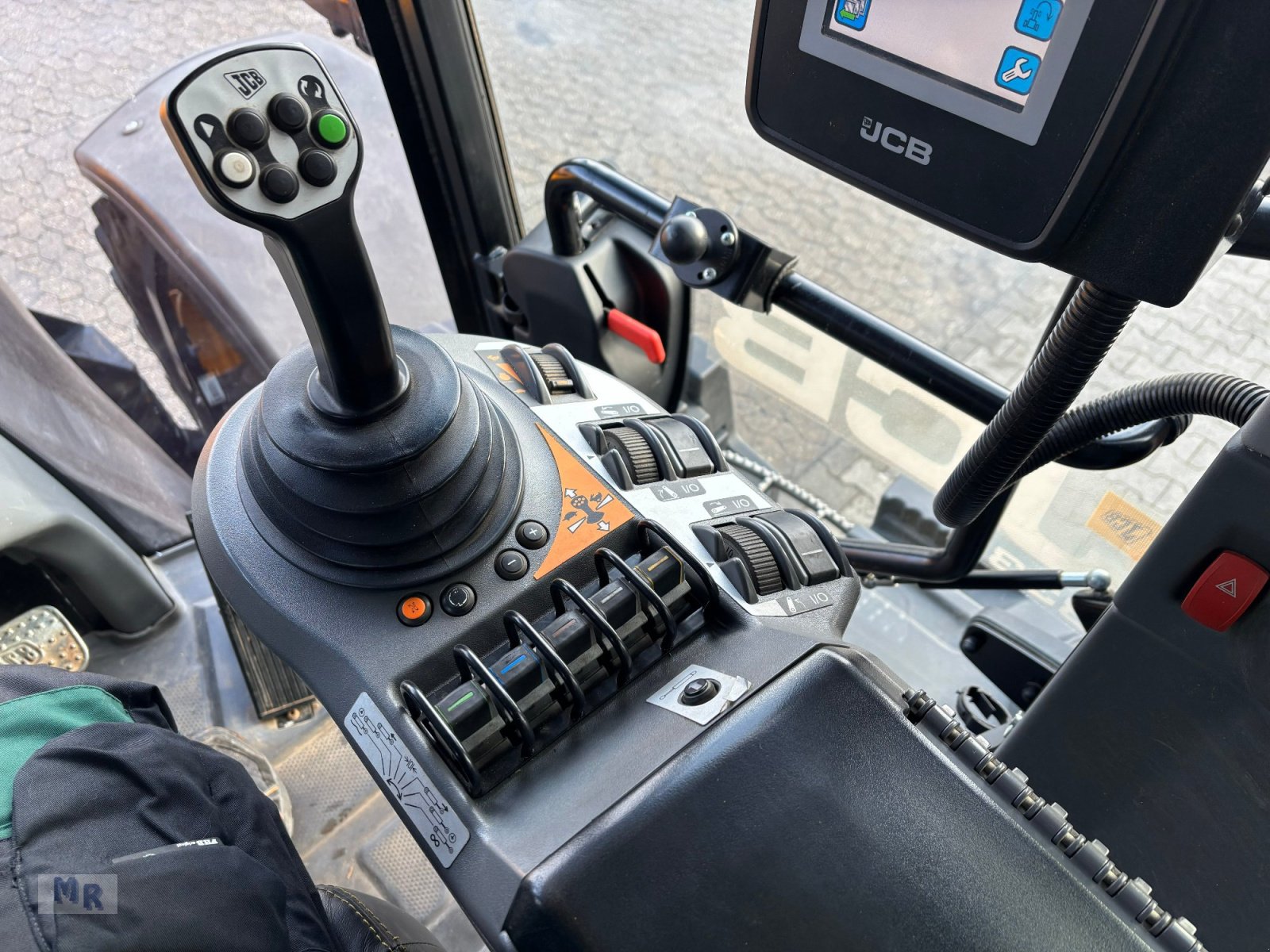 Traktor des Typs JCB Fastrac 8330 70km/h, Gebrauchtmaschine in Greven (Bild 17)