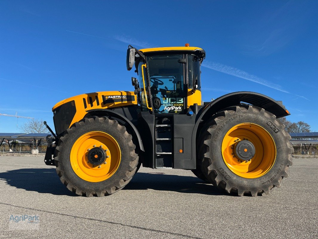 Traktor типа JCB FASTRAC 8330 ICON, Gebrauchtmaschine в Kirchdorf (Фотография 2)