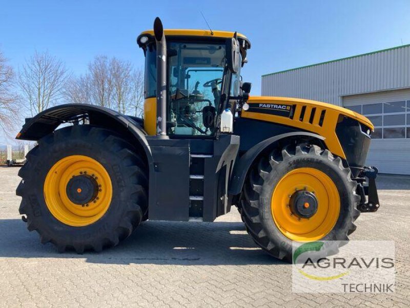 Traktor typu JCB FASTRAC 8330 T4F, Gebrauchtmaschine w Königslutter (Zdjęcie 4)