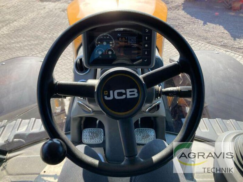 Traktor typu JCB FASTRAC 8330 T4F, Gebrauchtmaschine w Königslutter (Zdjęcie 16)