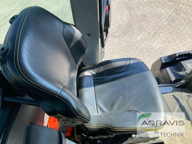 Traktor typu JCB FASTRAC 8330 T4F, Gebrauchtmaschine w Königslutter (Zdjęcie 18)
