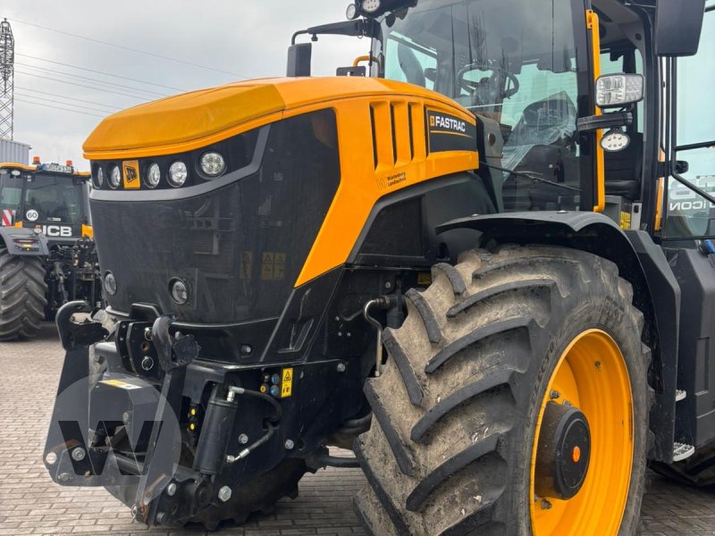 Traktor typu JCB FasTrac 8330, Neumaschine v Bützow