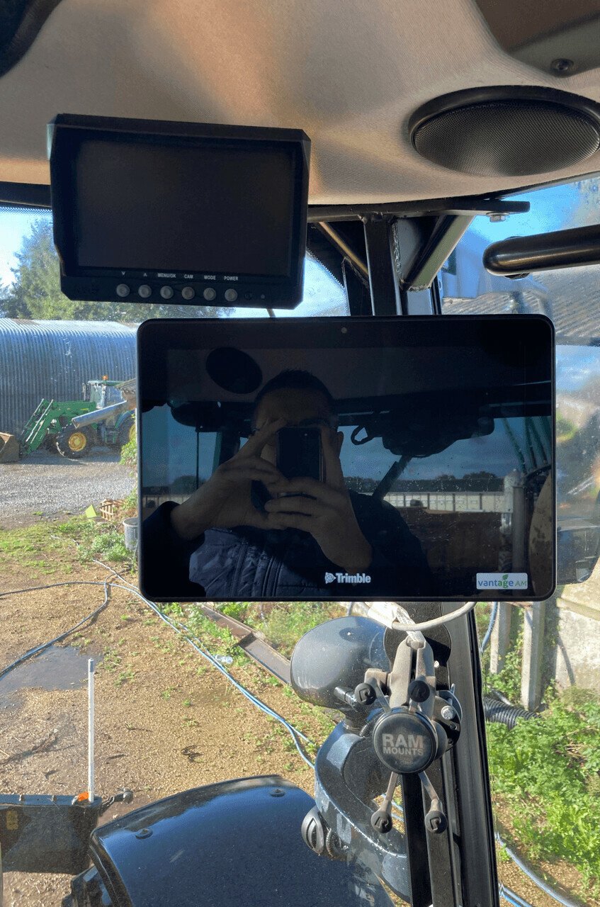 Traktor от тип JCB FASTRAC 8330, Gebrauchtmaschine в PONTIVY (Снимка 10)