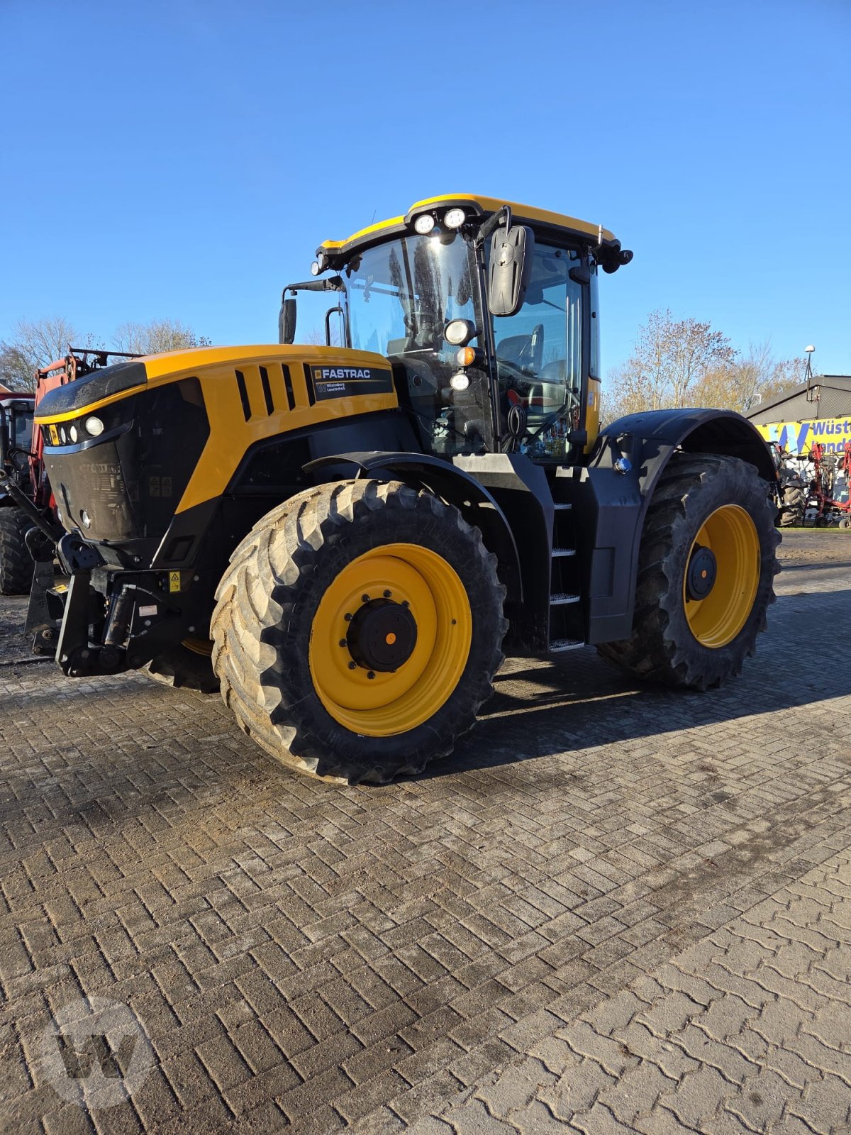 Traktor des Typs JCB FasTrac 8330, Gebrauchtmaschine in Husum (Bild 2)