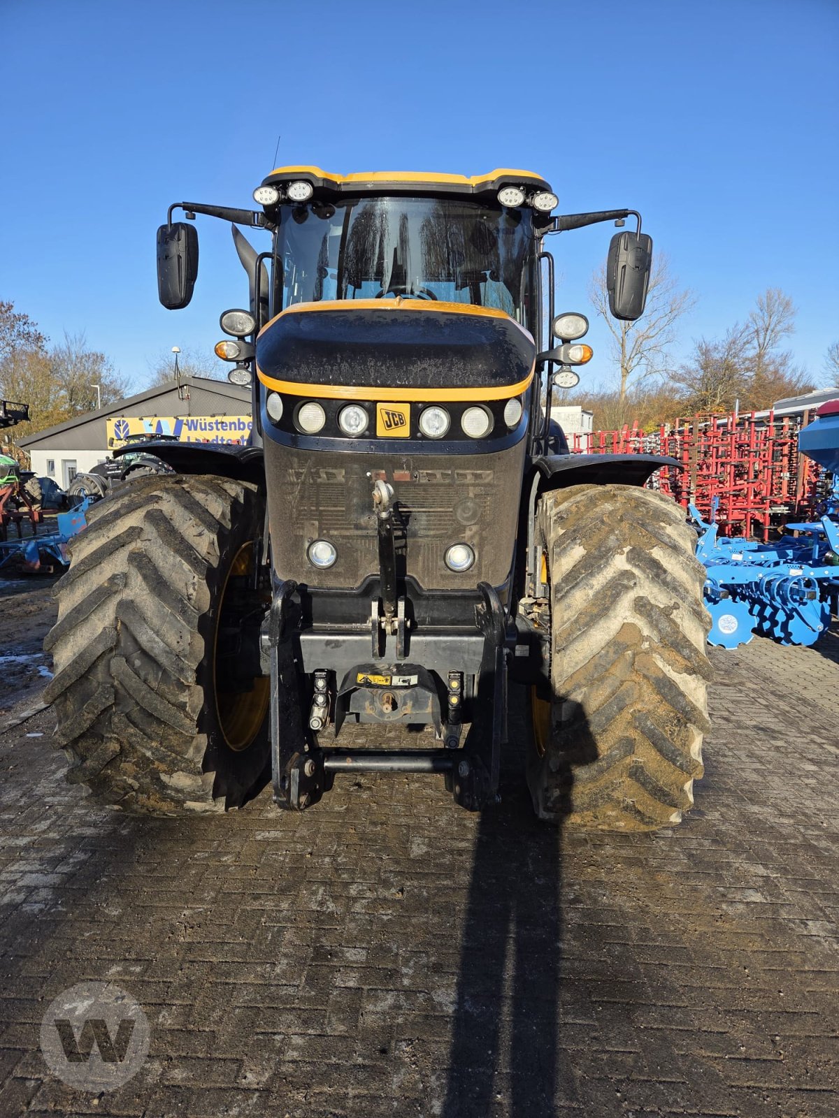 Traktor des Typs JCB FasTrac 8330, Gebrauchtmaschine in Husum (Bild 3)