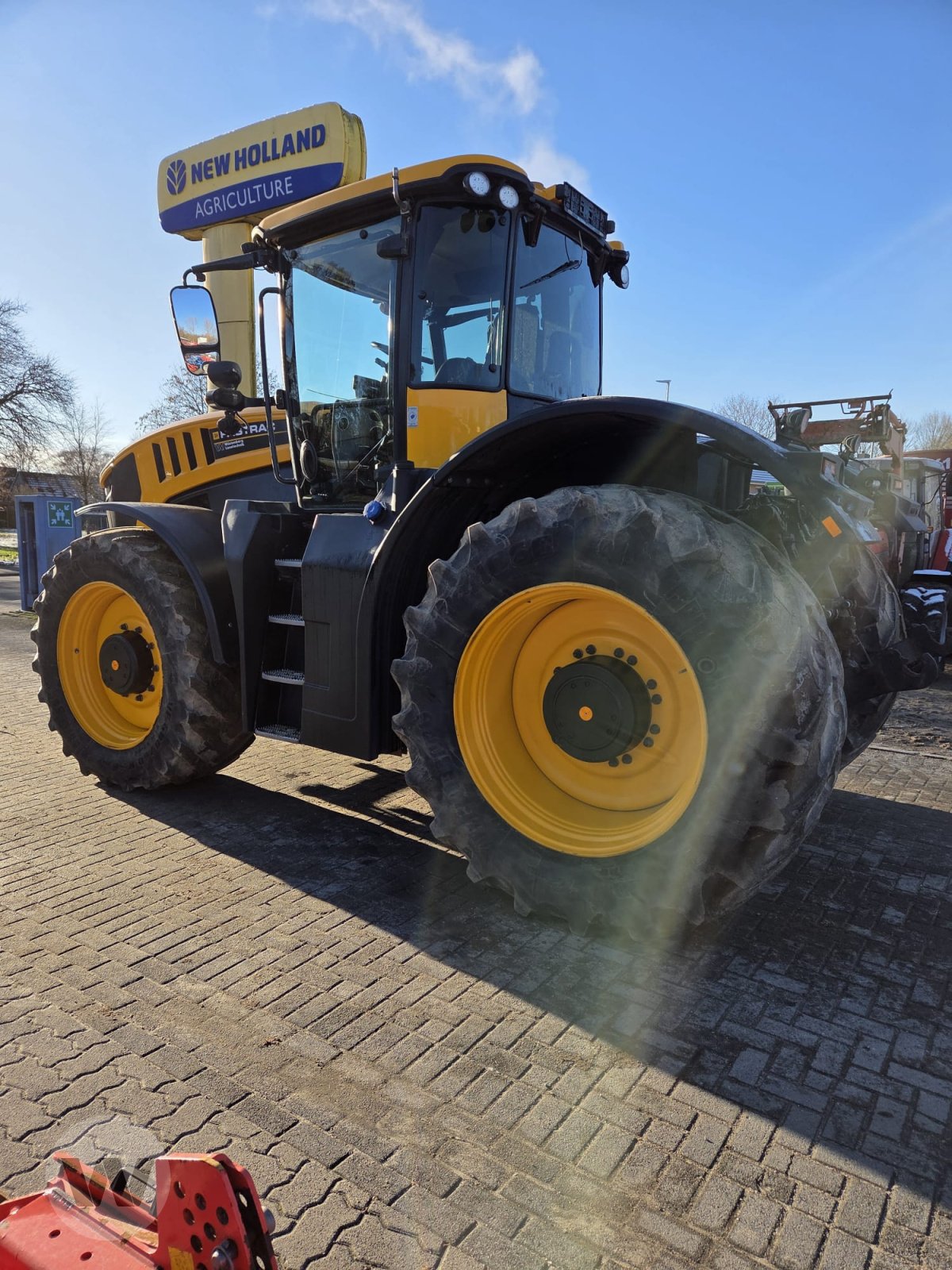 Traktor des Typs JCB FasTrac 8330, Gebrauchtmaschine in Husum (Bild 5)
