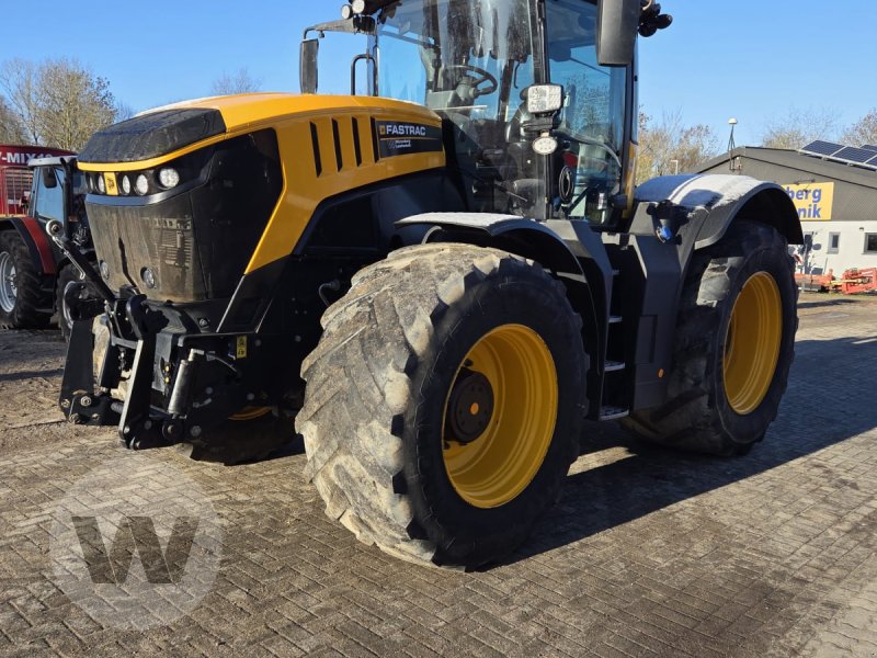 Traktor des Typs JCB FasTrac 8330, Gebrauchtmaschine in Husum