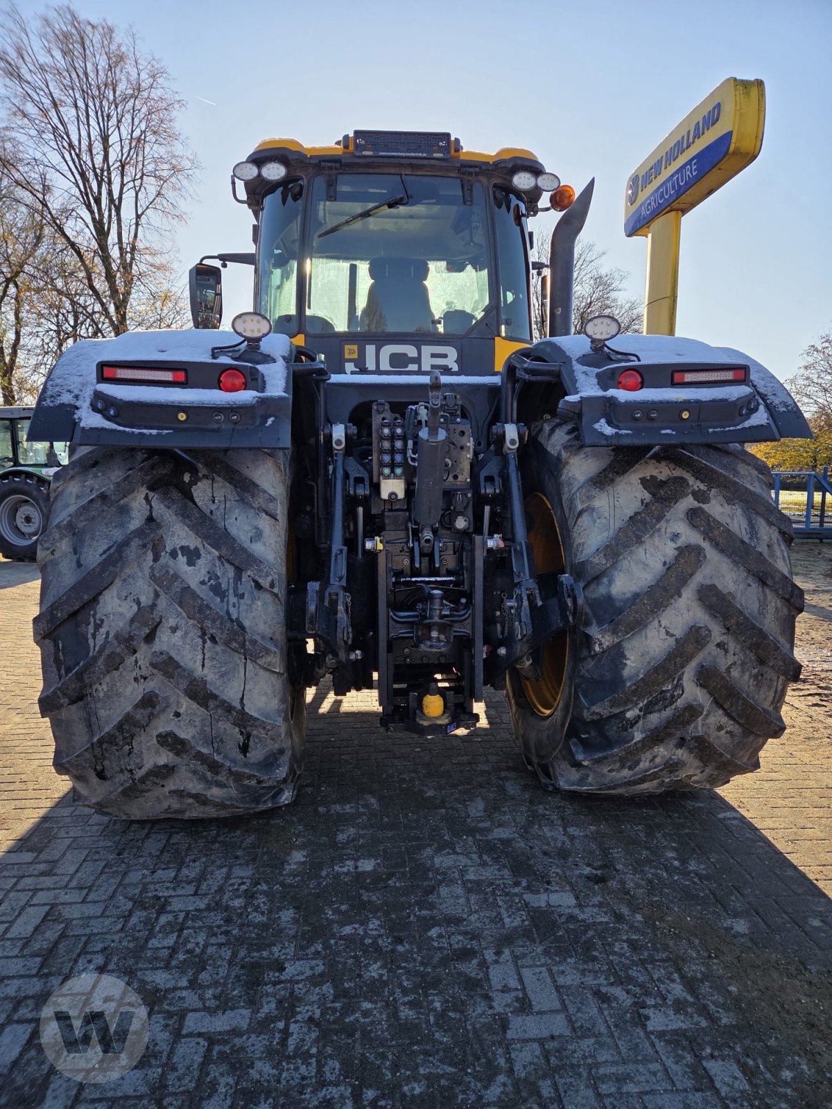 Traktor des Typs JCB FasTrac 8330, Gebrauchtmaschine in Husum (Bild 4)