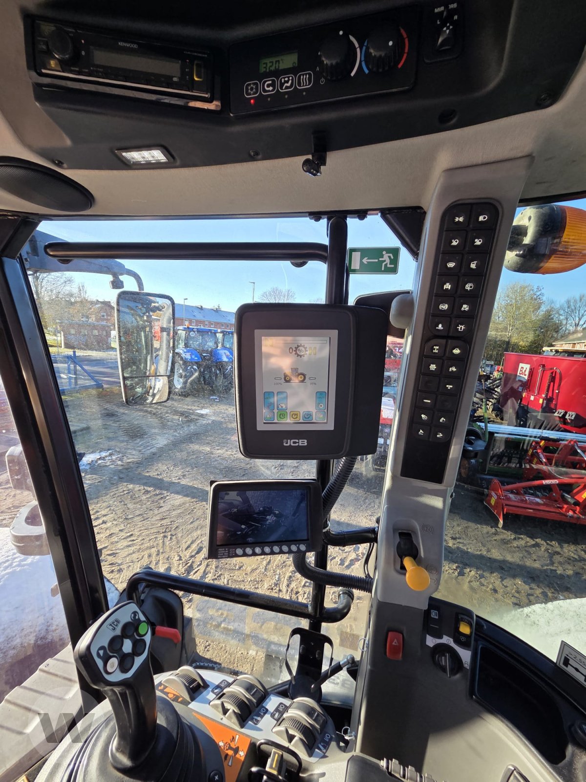 Traktor des Typs JCB FasTrac 8330, Gebrauchtmaschine in Husum (Bild 8)