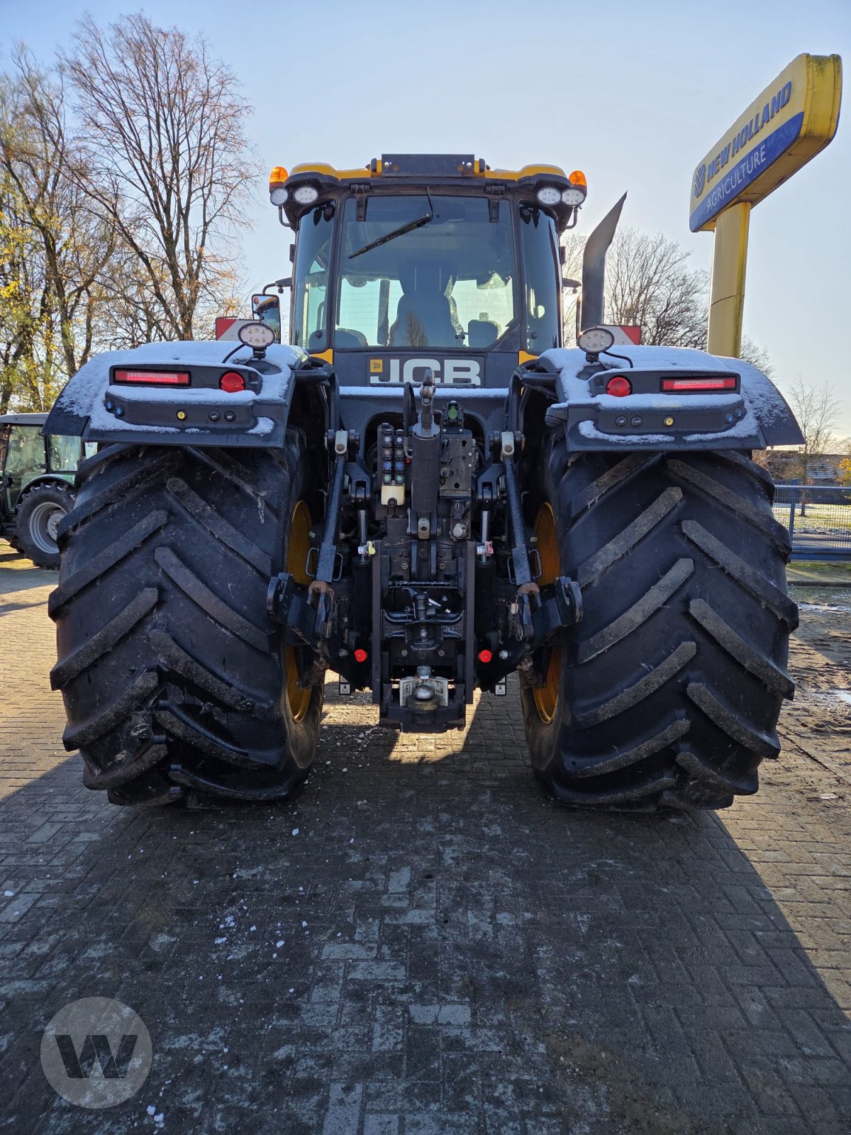 Traktor des Typs JCB FasTrac 8330, Gebrauchtmaschine in Husum (Bild 3)
