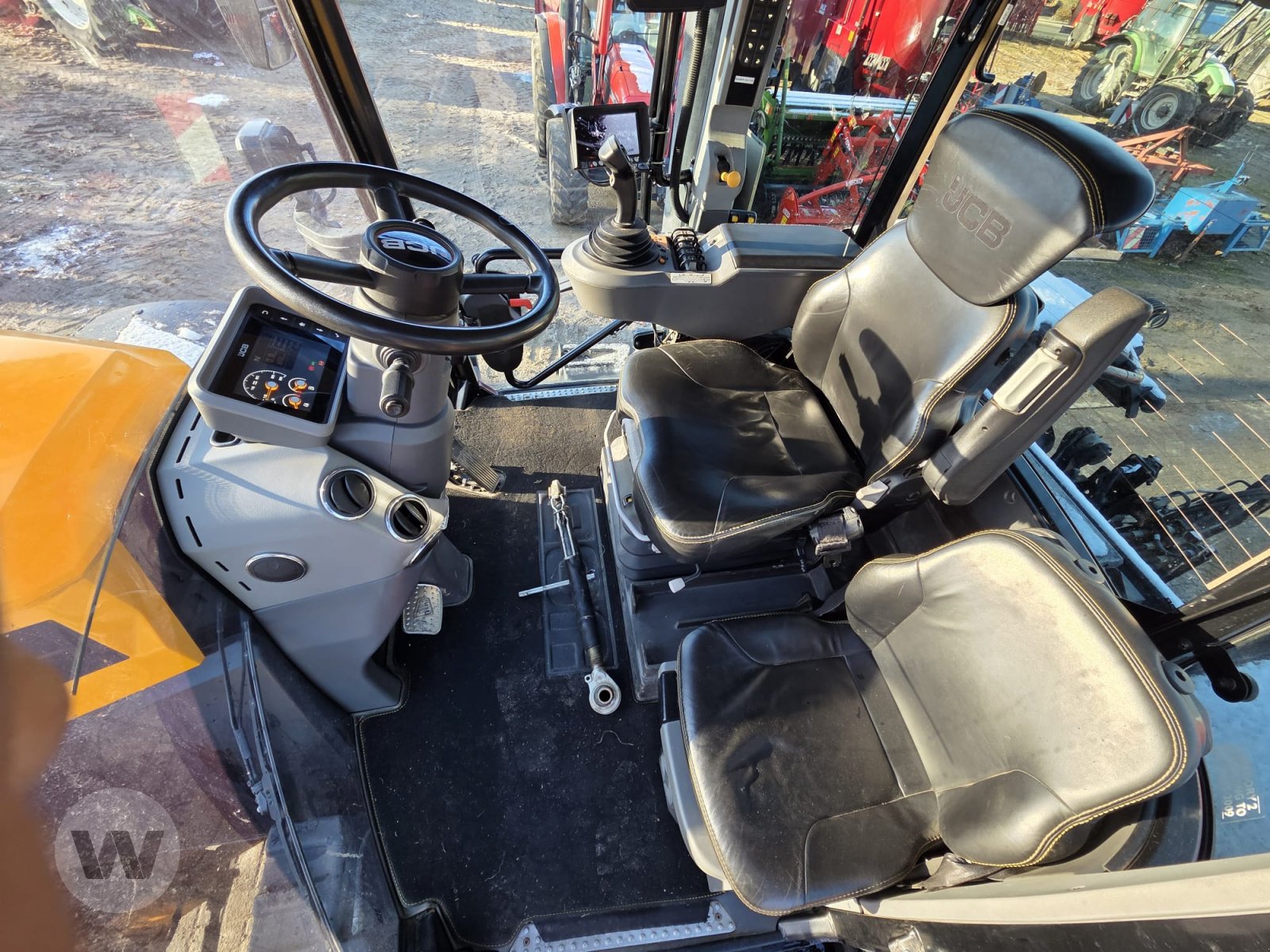 Traktor des Typs JCB FasTrac 8330, Gebrauchtmaschine in Husum (Bild 6)