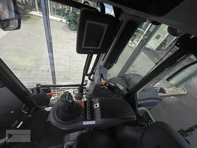 Traktor типа JCB Fasttrac 4220 MB-Trac Edition NEUWERTIG Schlepper, Gebrauchtmaschine в Gevelsberg (Фотография 11)