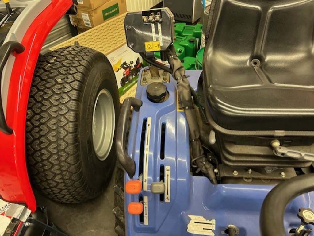 Traktor типа Jean de Bru TXG237, Gebrauchtmaschine в MALESTROIT (Фотография 7)