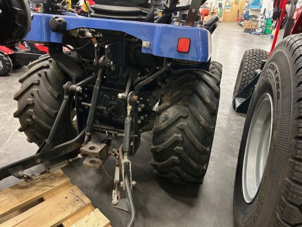 Traktor типа Jean de Bru TXG237, Gebrauchtmaschine в MALESTROIT (Фотография 4)