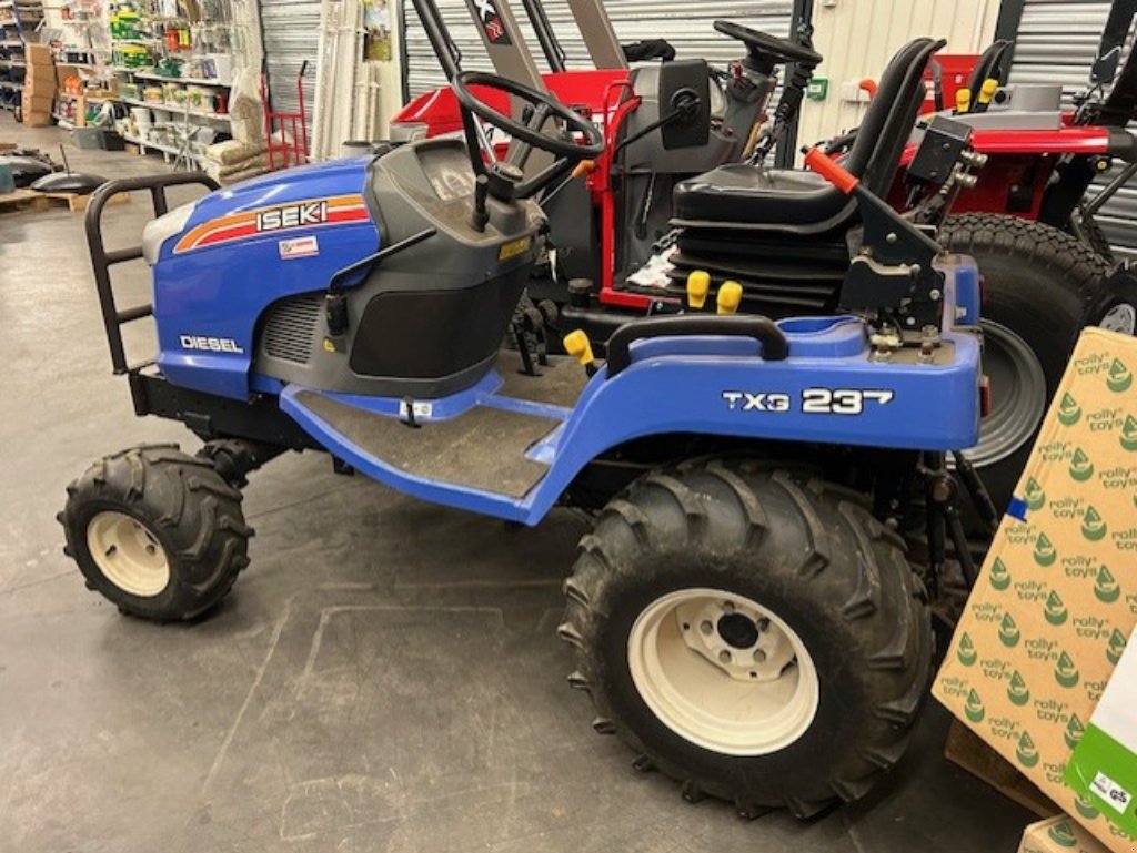 Traktor типа Jean de Bru TXG237, Gebrauchtmaschine в MALESTROIT (Фотография 3)