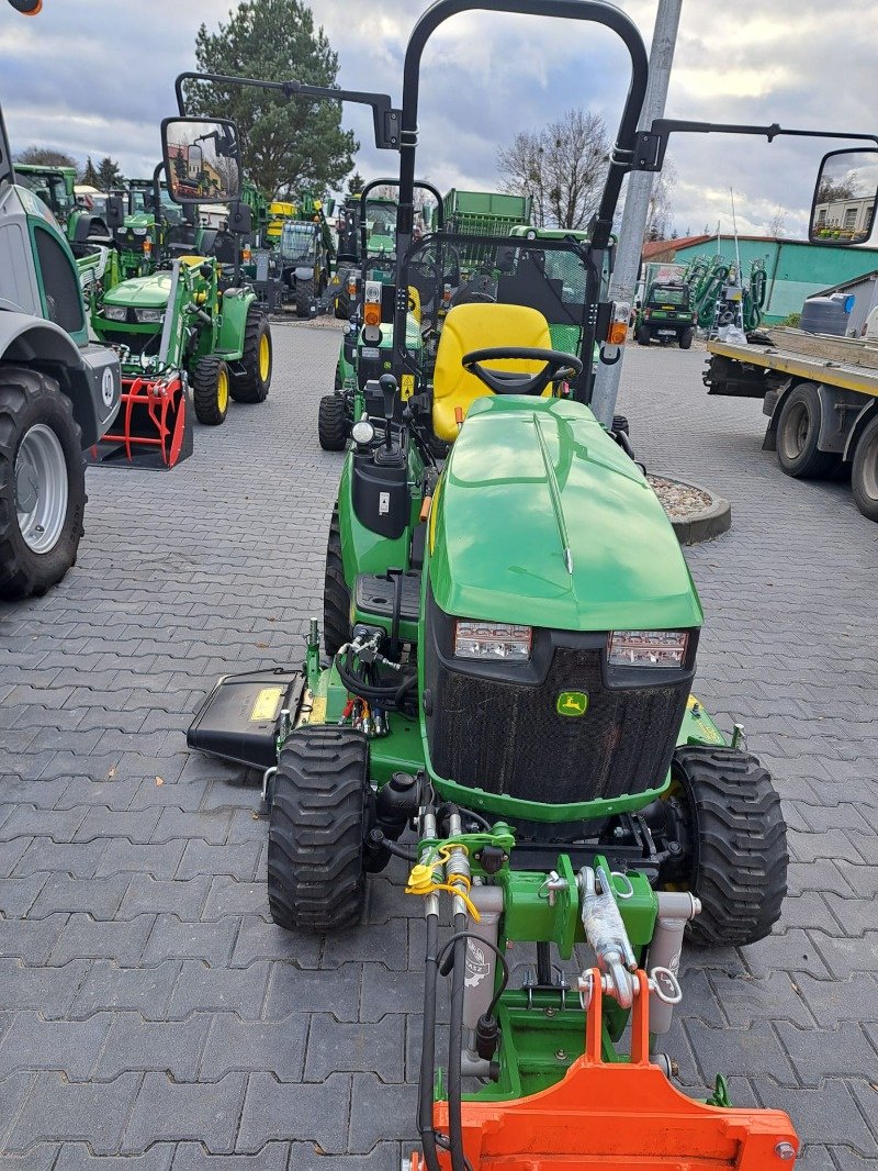 Traktor of the type John Deere 1026R, Neumaschine in Mrągowo (Picture 2)