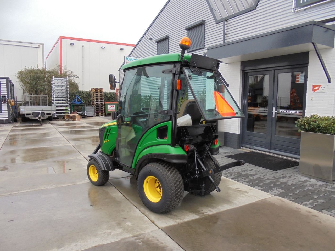 Traktor van het type John Deere 1026R, Gebrauchtmaschine in Hedel (Foto 6)