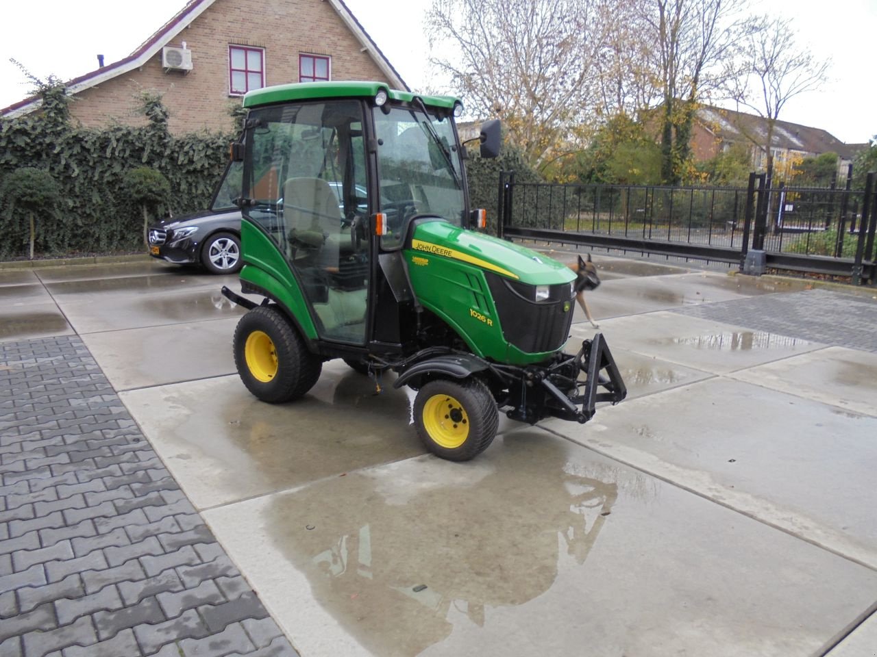 Traktor van het type John Deere 1026R, Gebrauchtmaschine in Hedel (Foto 8)