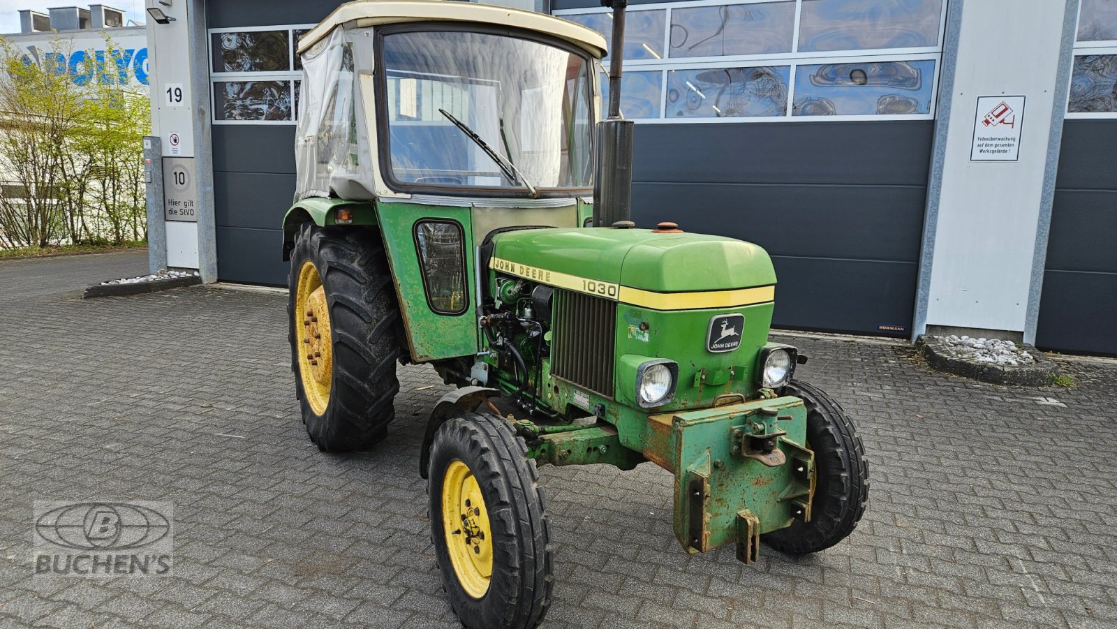 Traktor от тип John Deere 1030 S, Gebrauchtmaschine в Olpe (Снимка 1)