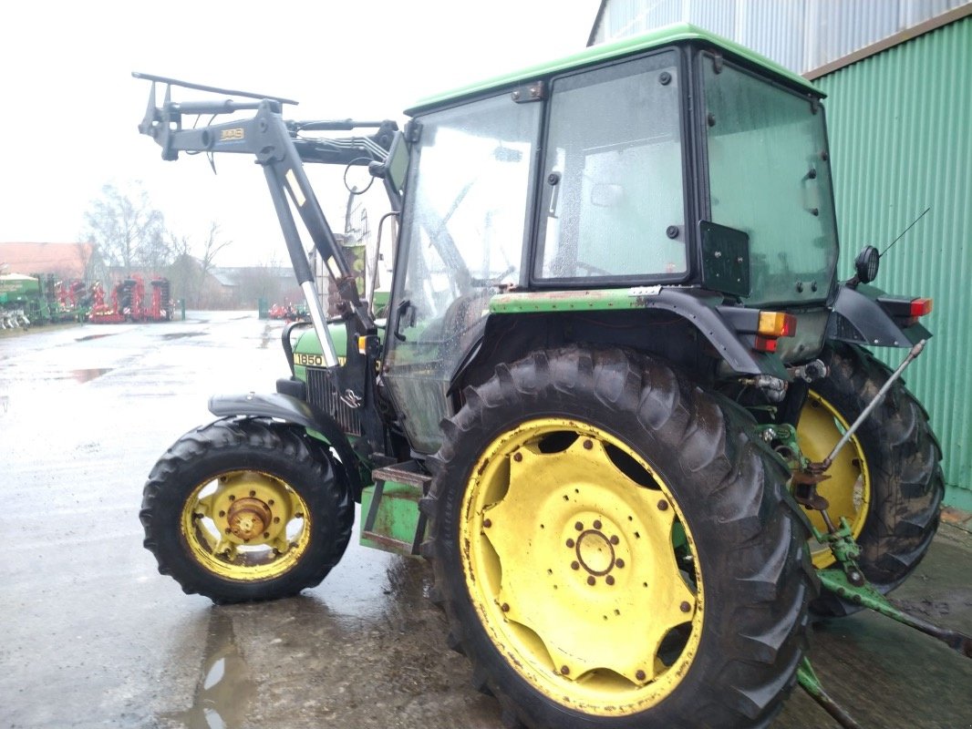 Traktor типа John Deere 1850, Gebrauchtmaschine в Liebenwalde (Фотография 3)