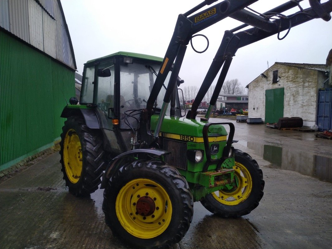 Traktor типа John Deere 1850, Gebrauchtmaschine в Liebenwalde (Фотография 4)