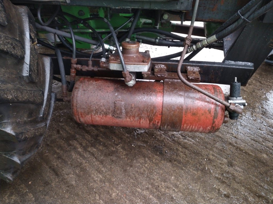 Traktor типа John Deere 1850, Gebrauchtmaschine в Liebenwalde (Фотография 9)