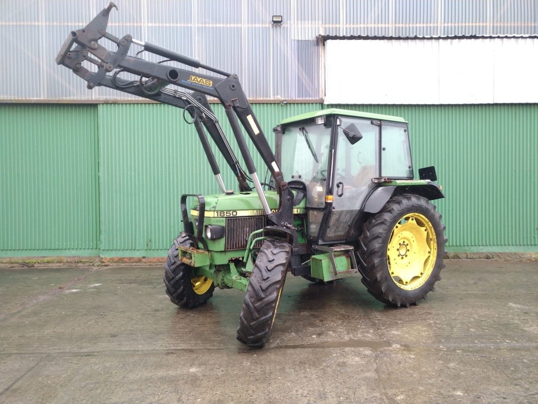 Traktor типа John Deere 1850, Gebrauchtmaschine в Liebenwalde (Фотография 13)