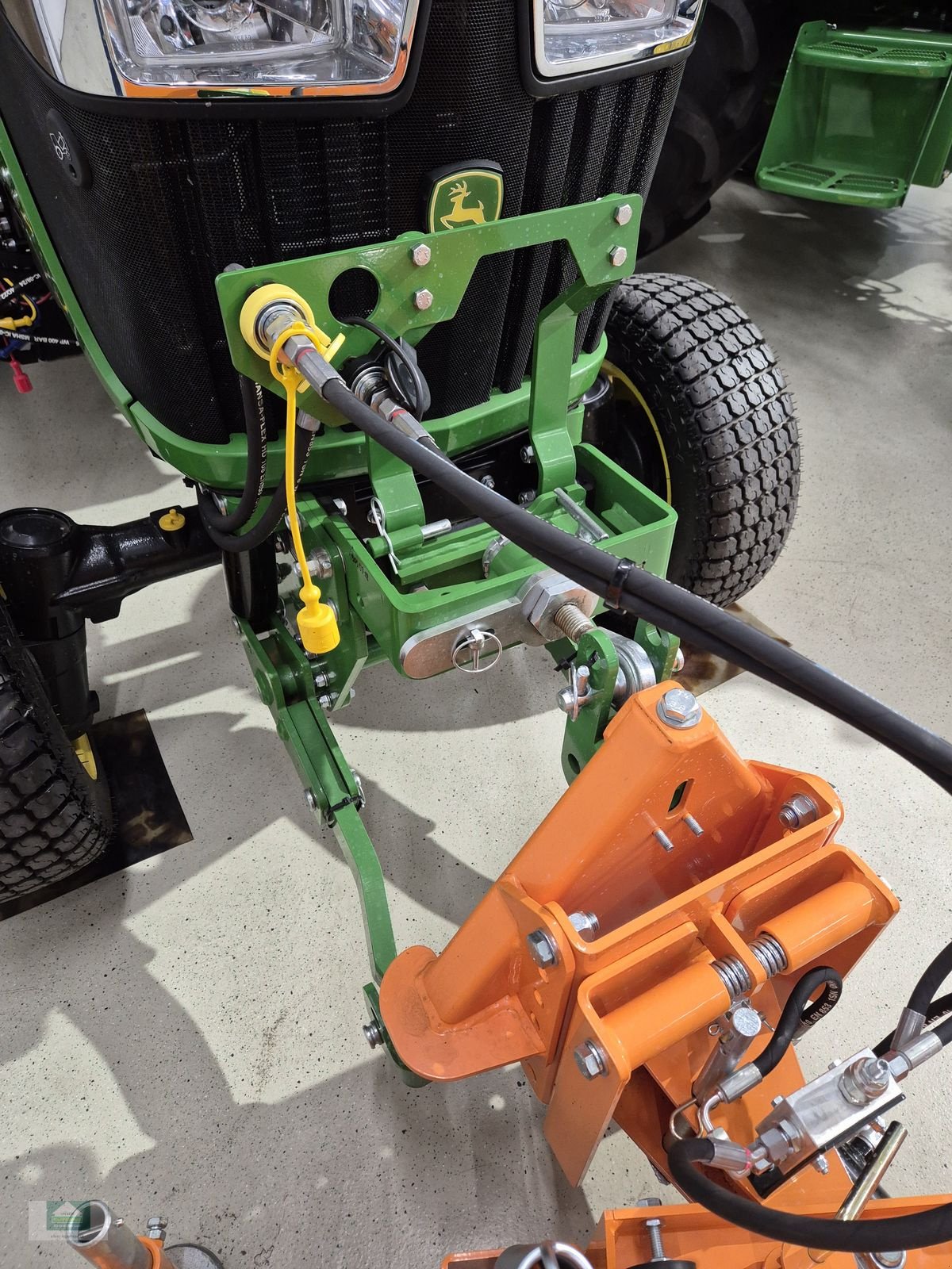 Traktor от тип John Deere 2032R SNOWFOX-AKTION, Neumaschine в Klagenfurt (Снимка 4)