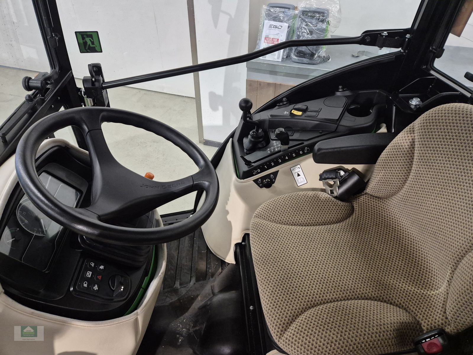 Traktor от тип John Deere 2032R SNOWFOX-AKTION, Neumaschine в Klagenfurt (Снимка 8)