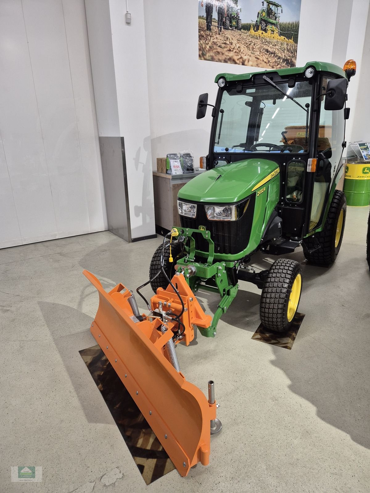 Traktor от тип John Deere 2032R SNOWFOX-AKTION, Neumaschine в Klagenfurt (Снимка 1)