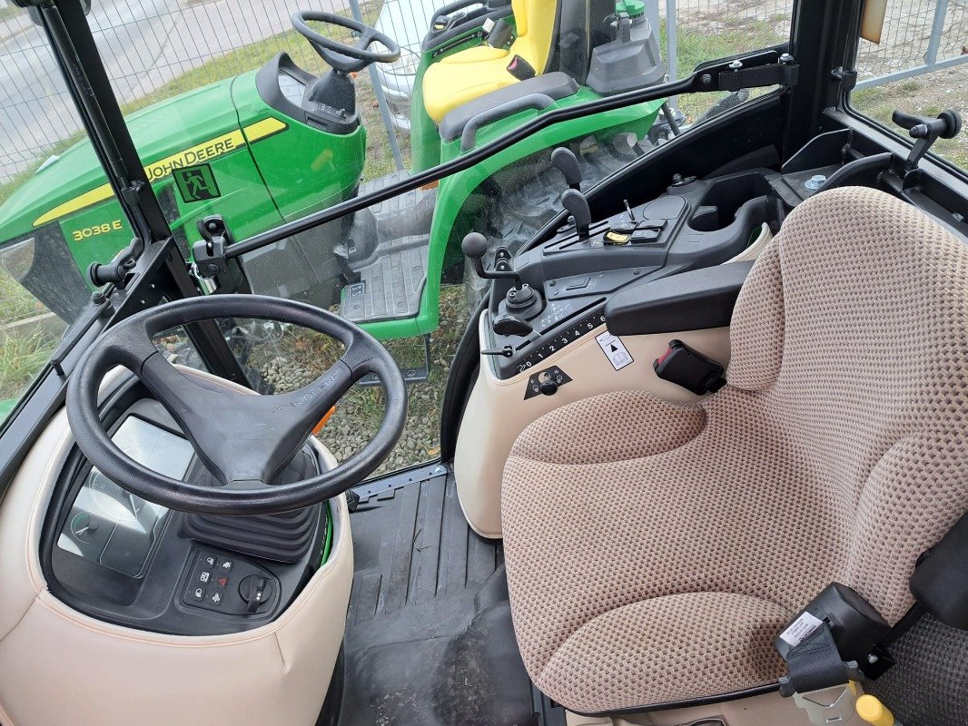 Traktor typu John Deere 2032R, Neumaschine v Mrągowo (Obrázek 5)