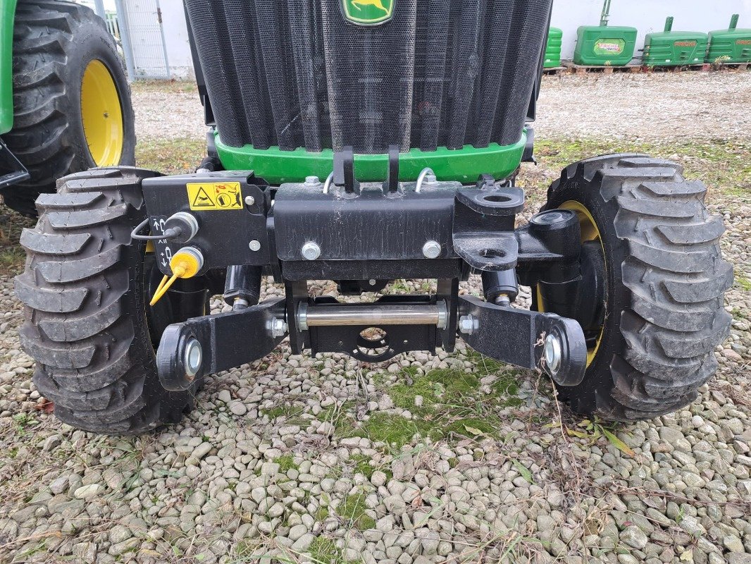 Traktor typu John Deere 2032R, Neumaschine v Mrągowo (Obrázek 11)