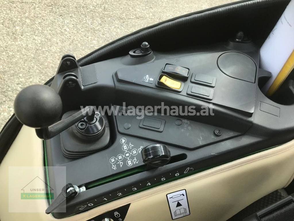 Traktor of the type John Deere 2038 R, Neumaschine in Wartberg (Picture 4)