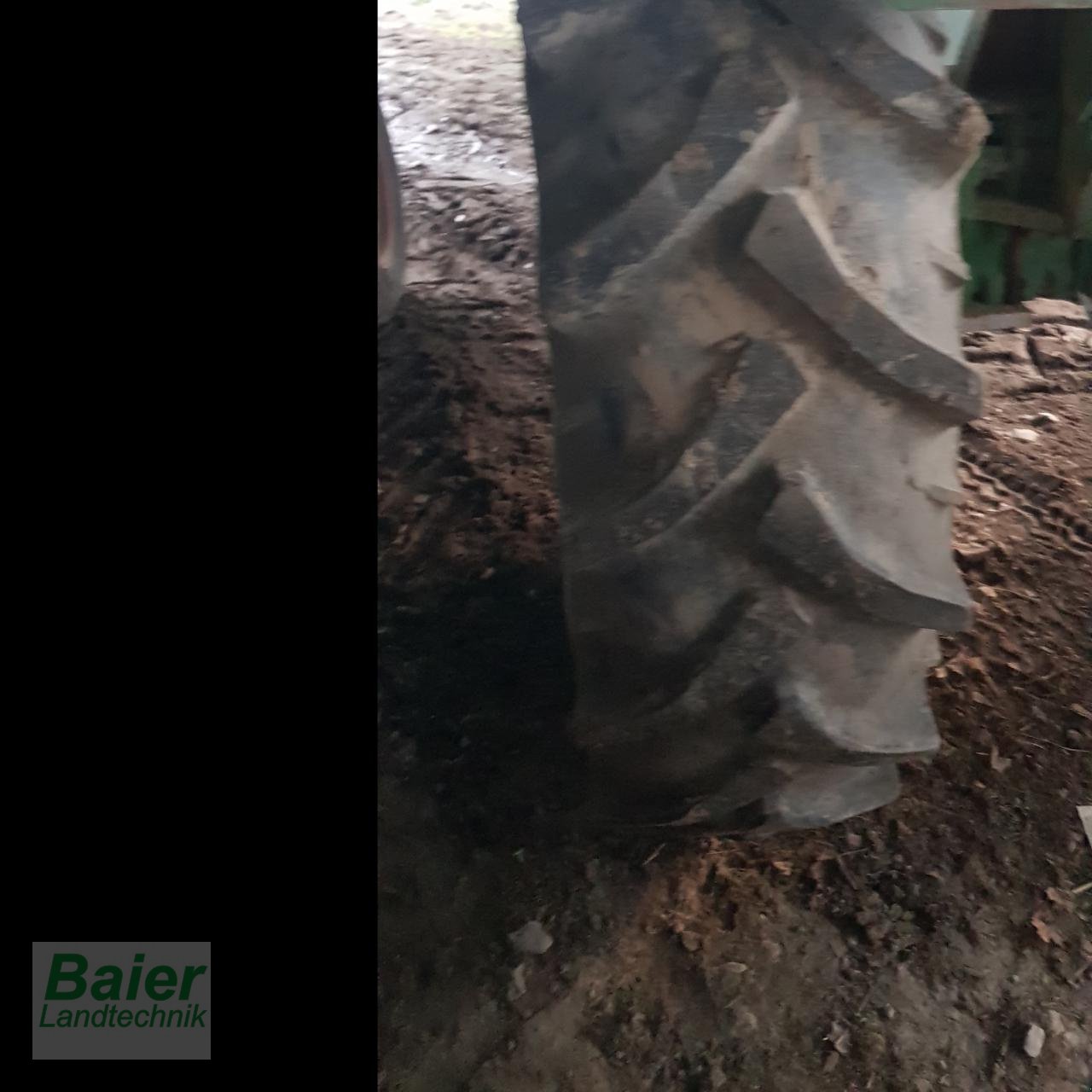 Traktor del tipo John Deere 2120, Gebrauchtmaschine en OBERNDORF-HOCHMOESSINGEN (Imagen 4)