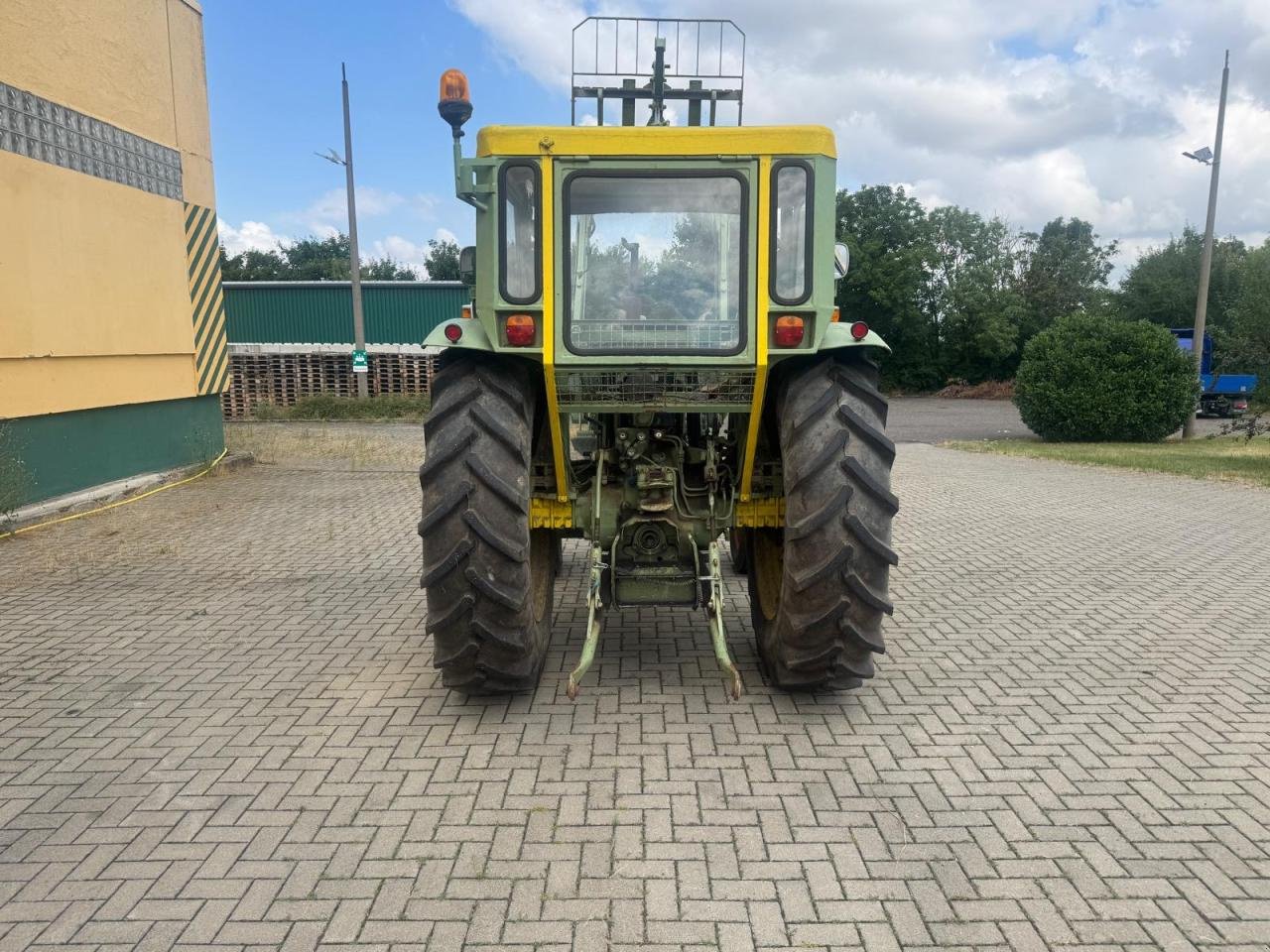 Traktor des Typs John Deere 2120, Gebrauchtmaschine in Könnern (Bild 5)