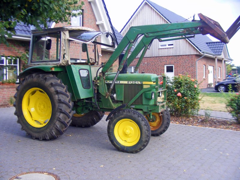Traktor типа John Deere 2130 Frontlader+Lenkhilfe, Gebrauchtmaschine в Kutenholz (Фотография 1)