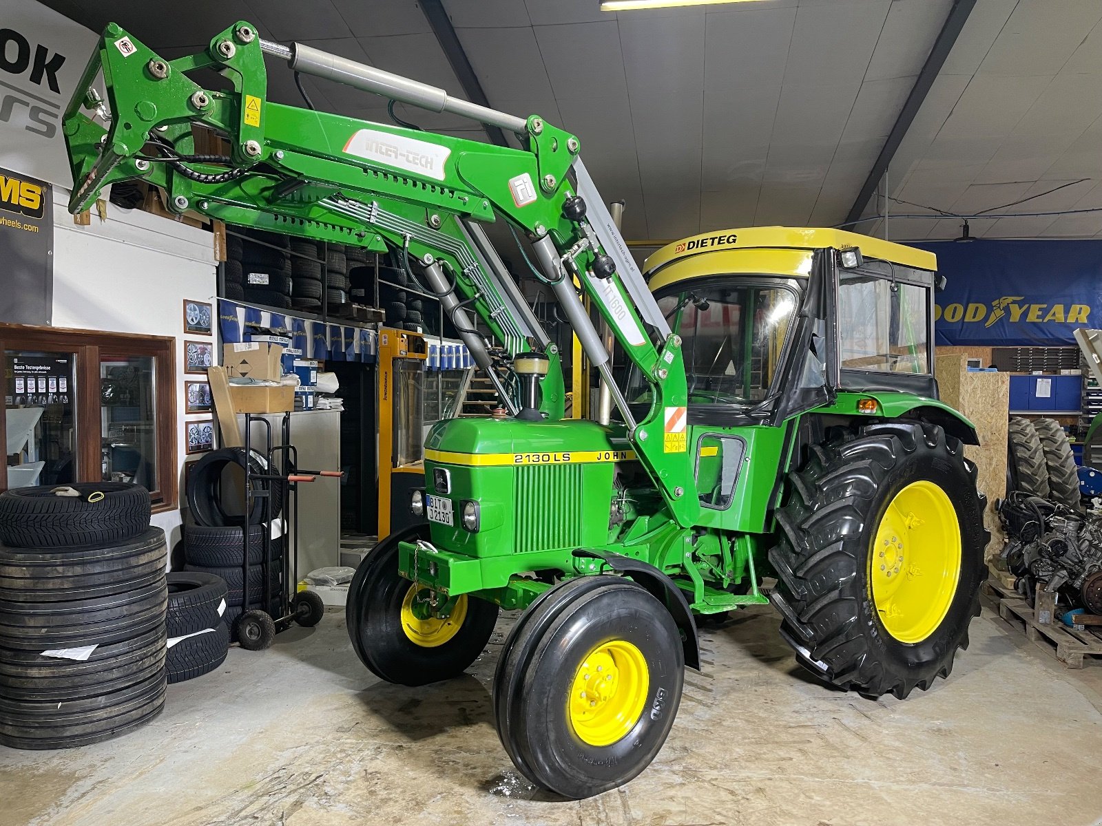 Traktor типа John Deere 2130 LS, Gebrauchtmaschine в Lutzerath (Фотография 1)