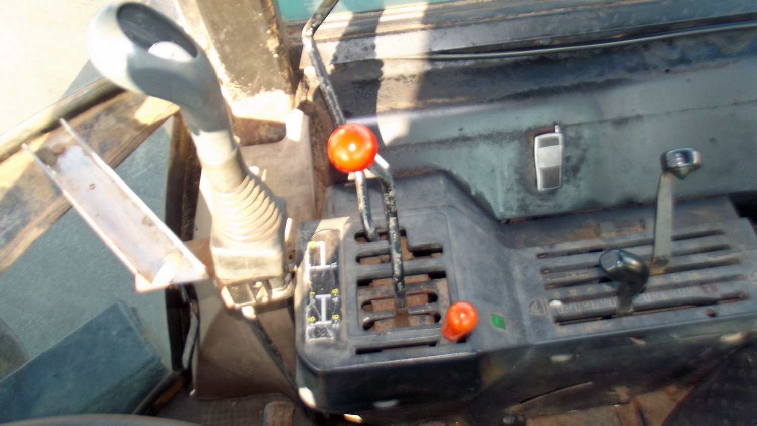 Traktor типа John Deere 2140+ Frontlader, Gebrauchtmaschine в Mittelsdorf (Фотография 6)